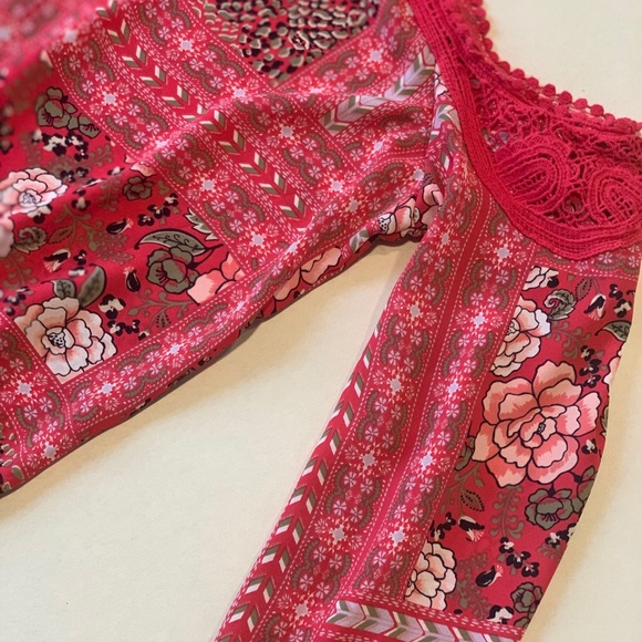 NEW YORK & COMPANY - Picture 3 of 4